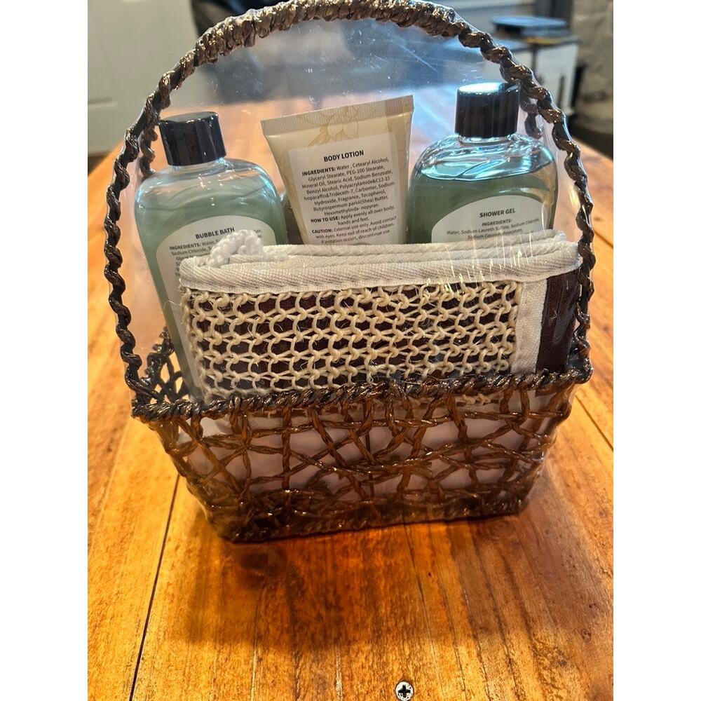 NIB ArioseMonde Coconut Vanilla Spa Gift Basket 8-Piece Bath Metal Wire Set - Picture 5 of 5